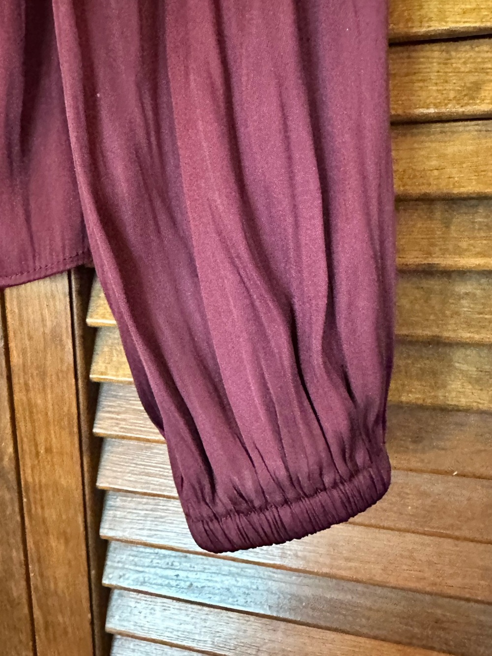 Current Air Burgundy Smocked Neck Silk Feel Tie Collar Blouse size large - Picture 3 of 9